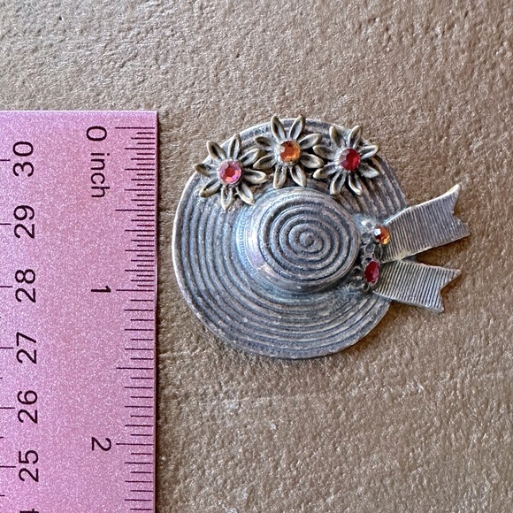 Vintage Gardeners Hat Flower Garden Brooch Pin Red, Yellow & Pink Rhinestones - Picture 3 of 10